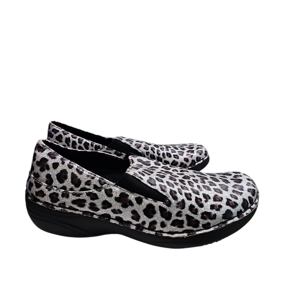 Spring Step Leopard Print Flats Size 8 - image 4